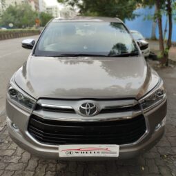 Toyota Innova Crysta 2.4 Z full