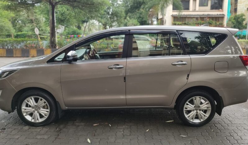 Toyota Innova Crysta 2.4 Z full