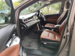 Toyota Innova Crysta 2.4 Z full