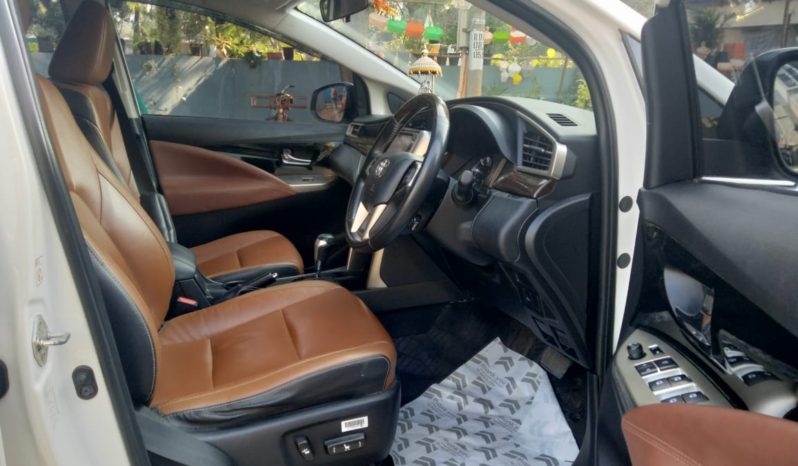 Toyota Innova Crysta 2.8 Z full