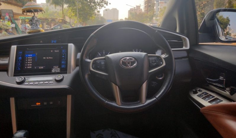 Toyota Innova Crysta 2.8 Z full