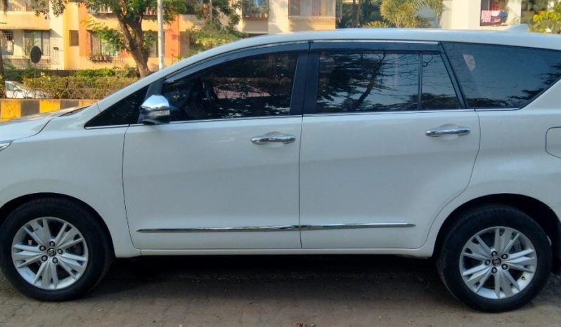 Toyota Innova Crysta 2.8 Z full