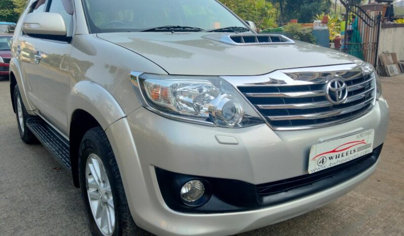 Toyota Fortuner 3.0 2WD full