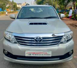 Toyota Fortuner 3.0 2WD full