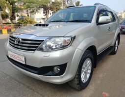 Toyota Fortuner 3.0 2WD full