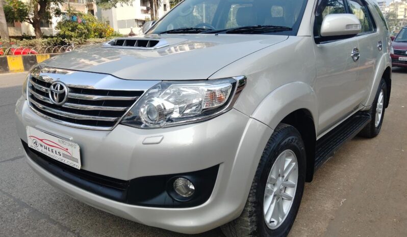 Toyota Fortuner 3.0 2WD full