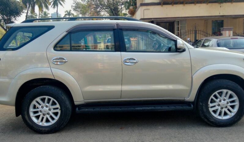 Toyota Fortuner 3.0 2WD full