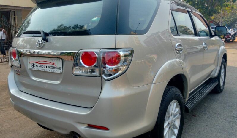 Toyota Fortuner 3.0 2WD full