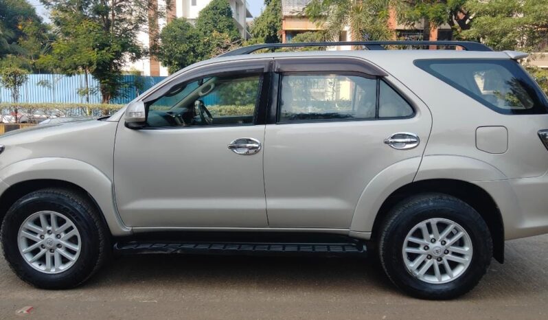 Toyota Fortuner 3.0 2WD full