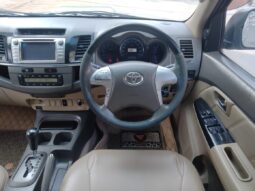 Toyota Fortuner 3.0 2WD full