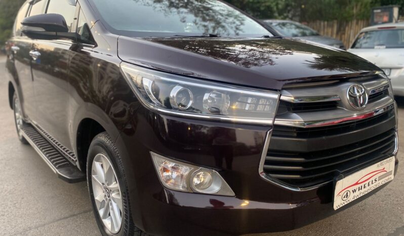 Toyota Innova Crysta 2.4 V 8STR full