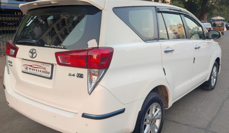 Toyota Innova Crysta 2.4 V 8Str full