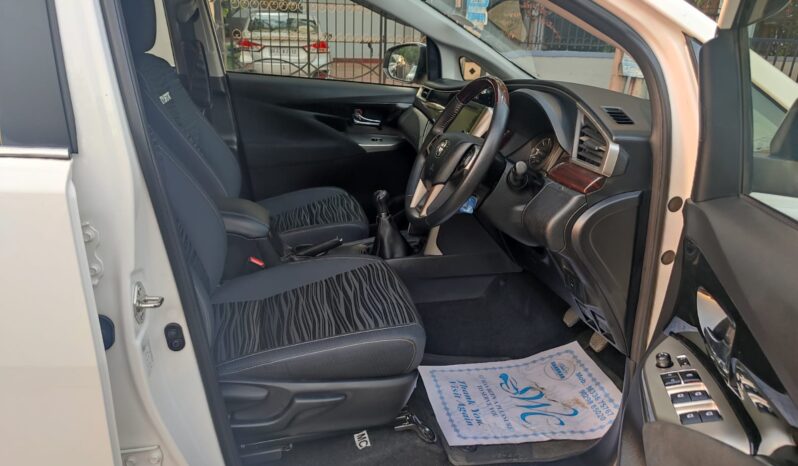 Toyota Innova Crysta 2.4 V 8Str full