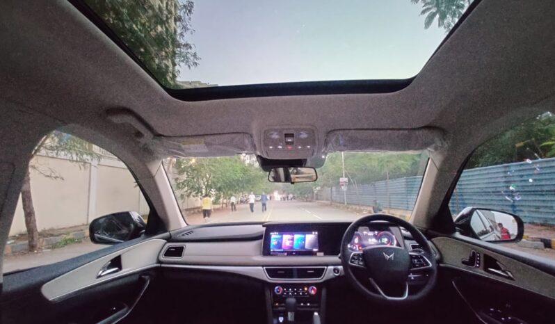 Mahindra XUV 700 AX7 AT 7STR full