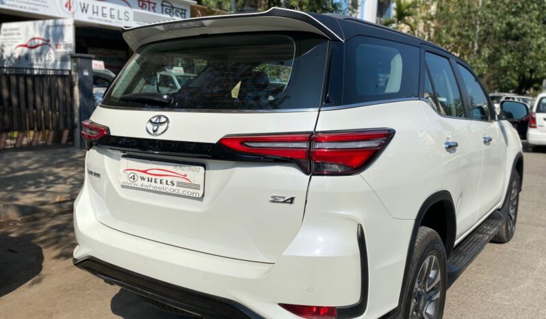 Toyota Fortuner Sigma 4×4 LEGENDER full