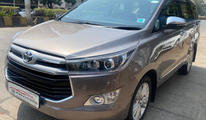 Toyota Innova Crysta 2.4 Z full