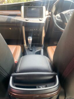 Toyota Innova Crysta 2.4 Z full