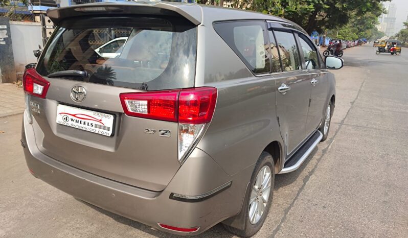 Toyota Innova Crysta 2.8 Z full