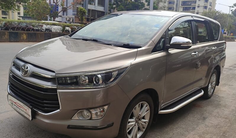 Toyota Innova Crysta 2.8 Z full