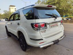 Toyota Fortuner3.0 L 4WD full