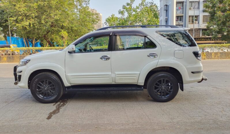 Toyota Fortuner3.0 L 4WD full