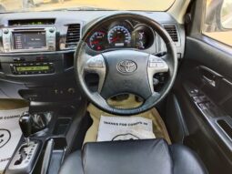 Toyota Fortuner3.0 L 4WD full