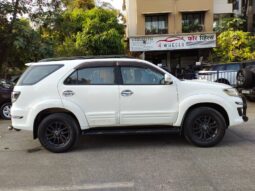 Toyota Fortuner3.0 L 4WD full