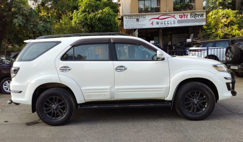 Toyota Fortuner3.0 L 4WD full