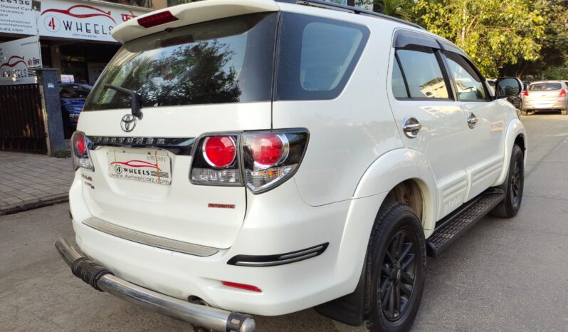 Toyota Fortuner3.0 L 4WD full