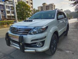 Toyota Fortuner3.0 L 4WD full