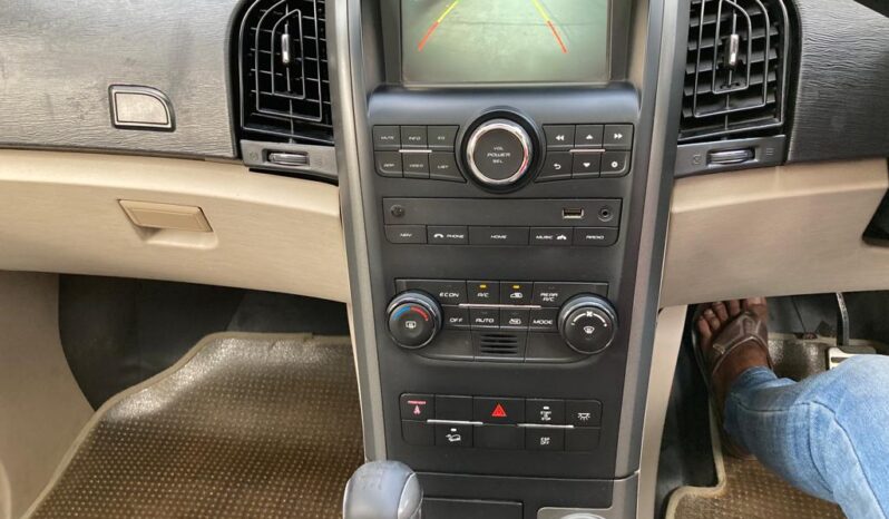 Mahindra XUV 500 W10 FWD full