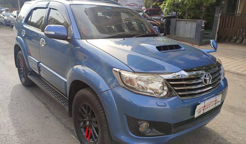 Toyota Fortuner 3.0 L 4×2 AT full