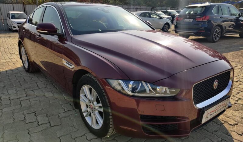 Jaguar XE 2.0 L Prestige full