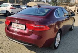 Jaguar XE 2.0 L Prestige full