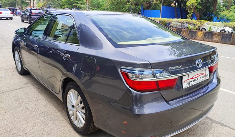 Toyota Camry 2.5 Hybrid full