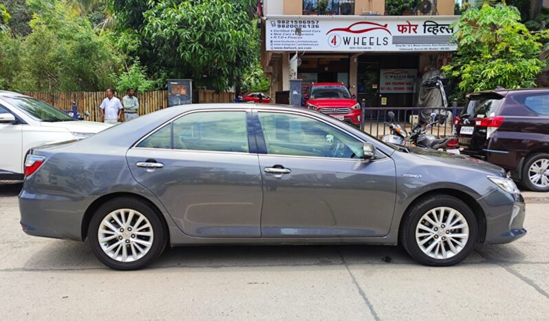 Toyota Camry 2.5 Hybrid full