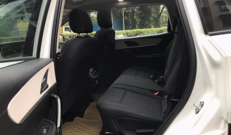 Mahindra XUV700 AX5 DSL AT 7 STR full