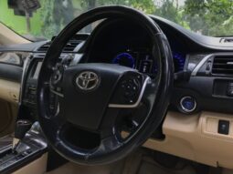 Toyota Camry 2.5 Hybrid full