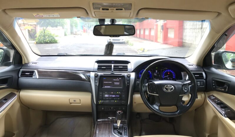 Toyota Camry 2.5 Hybrid full