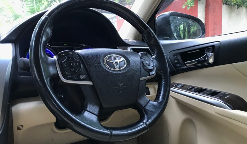 Toyota Camry 2.5 Hybrid full