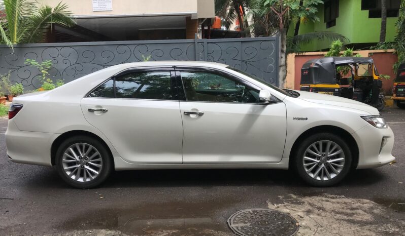 Toyota Camry 2.5 Hybrid full