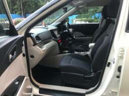 Mahindra XUV300 W8 full