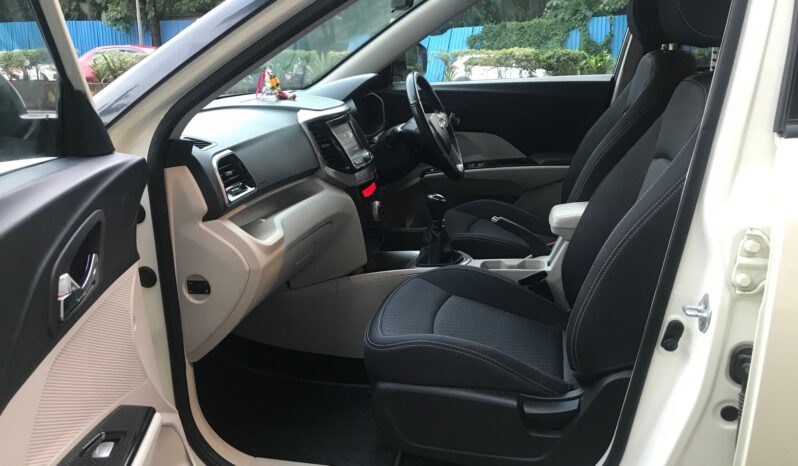 Mahindra XUV300 W8 full