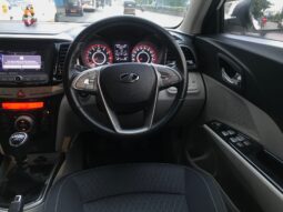 Mahindra XUV300 W8 full