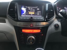 Mahindra XUV300 W8 full