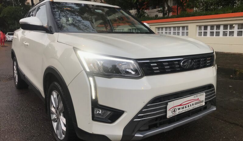 Mahindra XUV300 W8 full