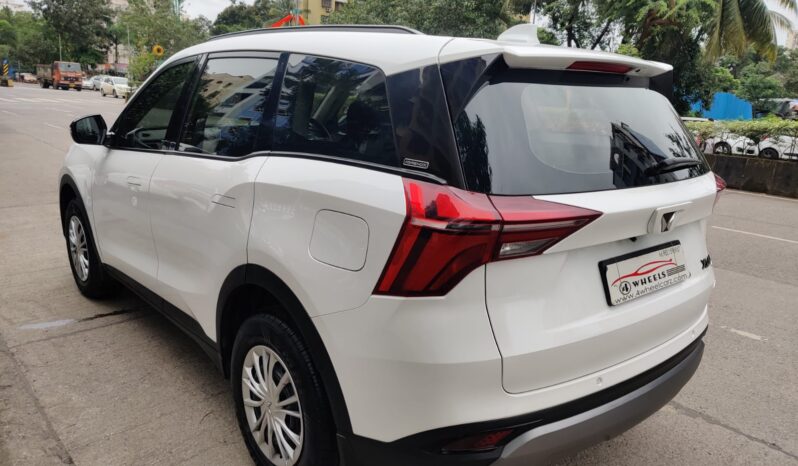 Mahindra XUV700 AX3 full