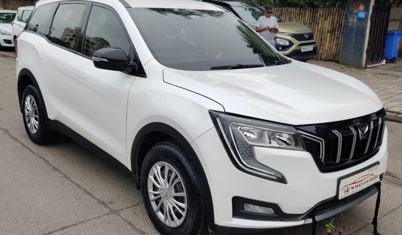 Mahindra XUV700 AX3 full