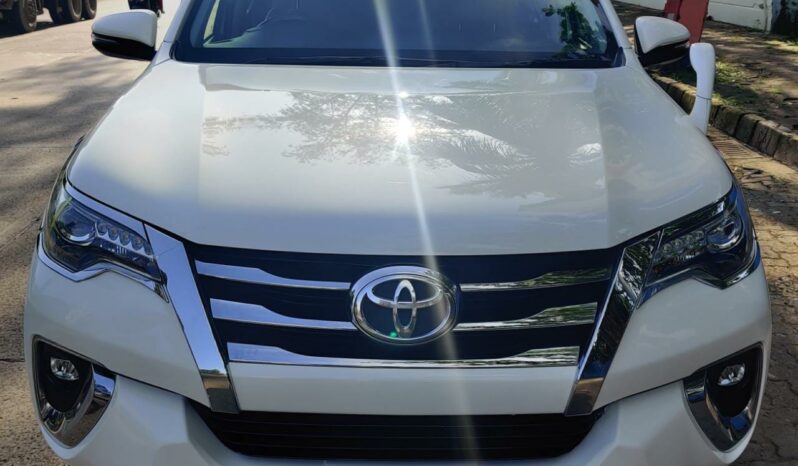 Toyota Fortuner 4×4 full