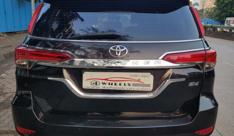 Toyota Fortuner 4×4 full